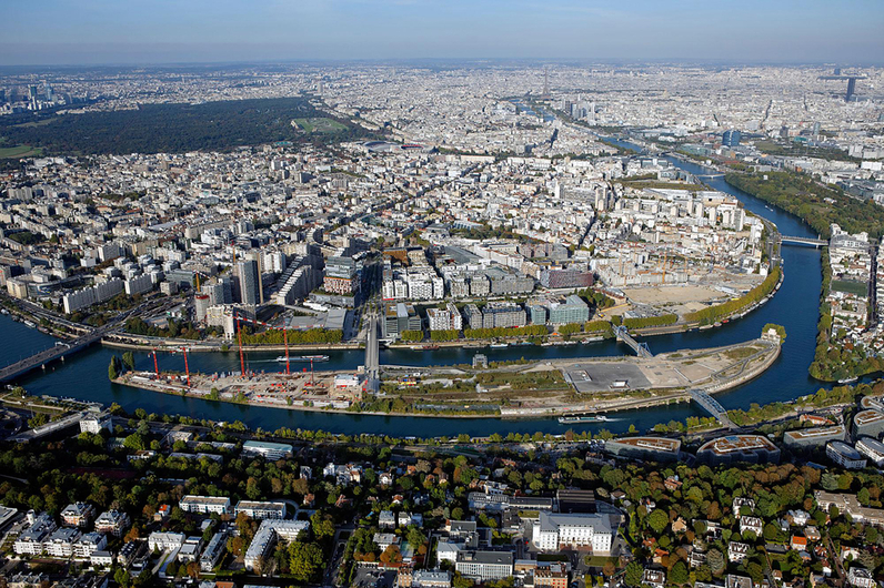 Vue aérienne de la Zone d’Aménagement Concerté Île Seguin-Rives de Seine en 2014 © SAEM Val de Seine-bdf.jpg